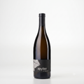 A bottle of Reyter Pilerey white wine with a dark brown glass body, black screw cap, and a black label featuring a gray leaf graphic and white text, set against a clean white background.